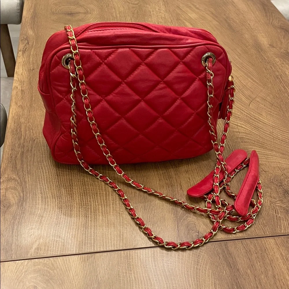 Quilted genuine leather red purse with matching heels - Picture 7 of 12